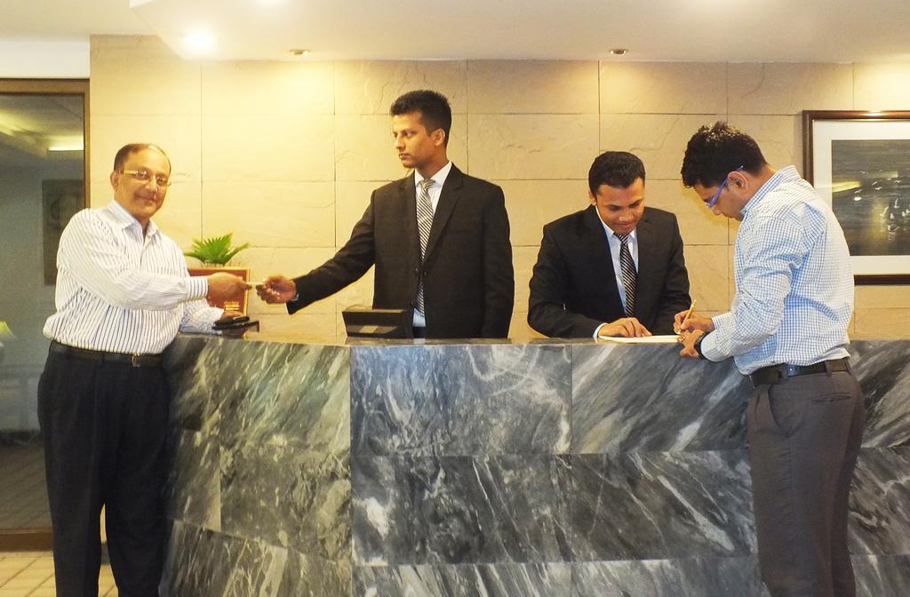White House Hotel - City Center Dhaka Exterior foto